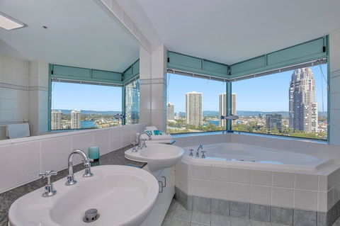 The Waterford On Main Beach - Australia Accommodation 25