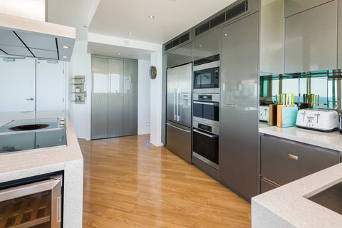 The Waterford On Main Beach - Australia Accommodation 7