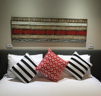 Calamvale Hotel Suites and Conference Centre - Australia Accommodation