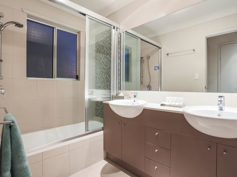 Hamilton Executive - Australia Accommodation 10
