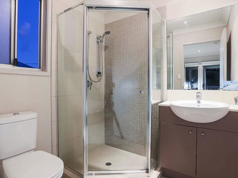 Hamilton Executive - Australia Accommodation 8
