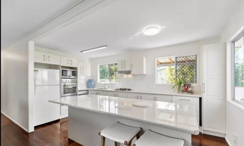 Highland House - Australia Accommodation 11