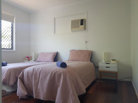 Highland House - Australia Accommodation 24