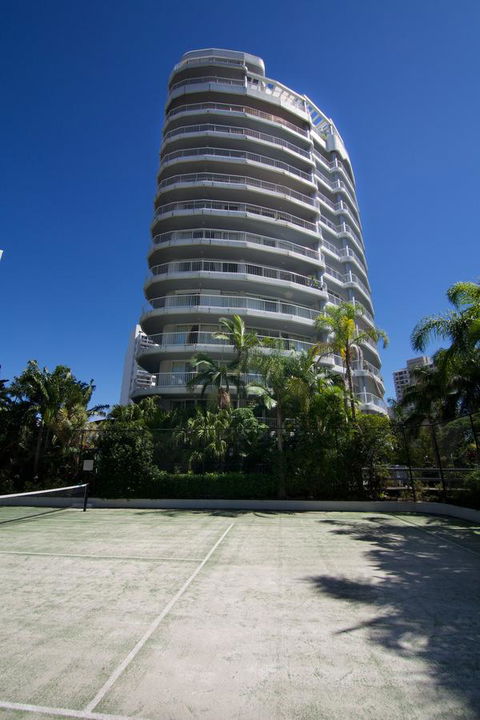 Surfers Mayfair - Australia Accommodation 2
