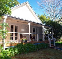 Curtis Falls Cottage - Australia Accommodation