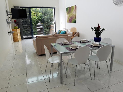 Sutton's Beach Unit - Australia Accommodation 3