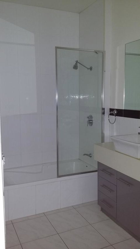 Sutton's Beach Unit - Australia Accommodation 17