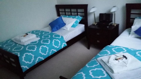 Sutton's Beach Unit - Australia Accommodation 16