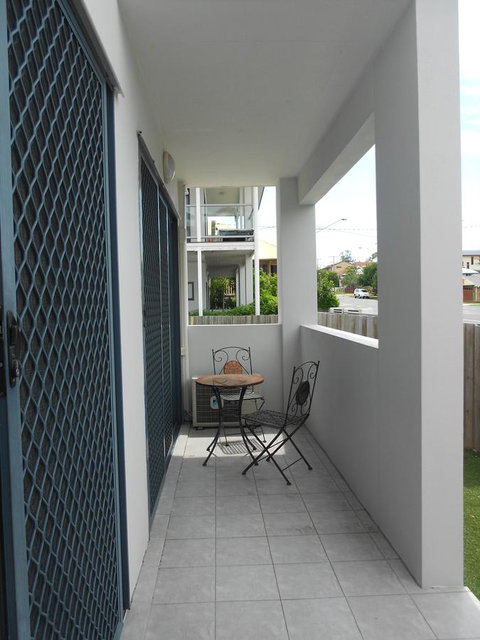 Sutton's Beach Unit - Australia Accommodation 20