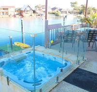 Waterside Resort Style - Australia Accommodation