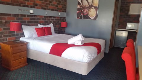 Wentworth Club Motel - Australia Accommodation 1