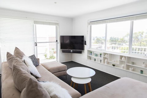 White Beach Cottage - Australia Accommodation 3
