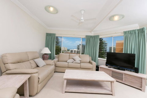 Whitesands, Unit 402, 34-38 North Street - Australia Accommodation 2