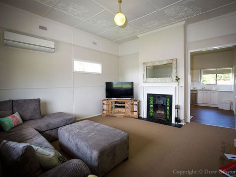 Wine Country Cottage Located Right At The Hunter Valley Gateway, Close To Everything - Australia Accommodation 1