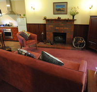 Wintarni Olives Cottage - Australia Accommodation