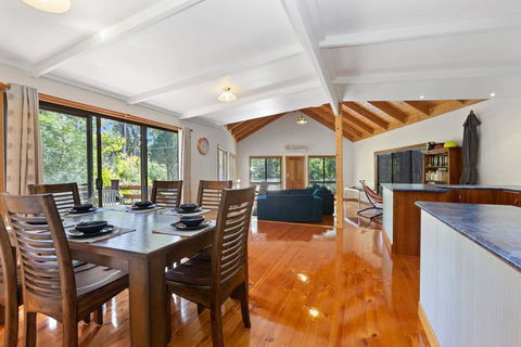 YARRABEE - The Perfect Getaway! - Australia Accommodation 0