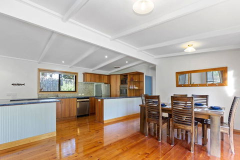 YARRABEE - The Perfect Getaway! - Australia Accommodation 1