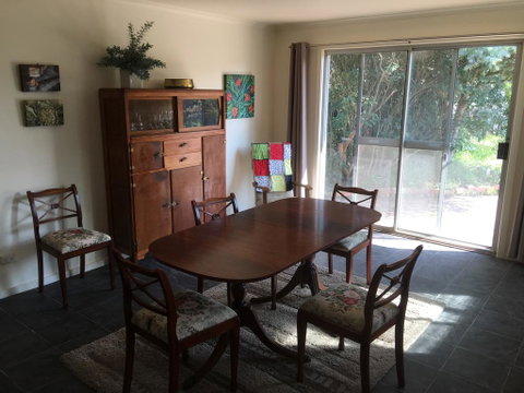 Yarram Cottage: Art And Accommodation - Australia Accommodation 3