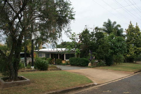 Yarraman Gardens Motel Queensland - Australia Accommodation 2