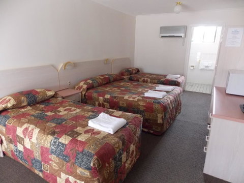 Yass Motel - Australia Accommodation 2