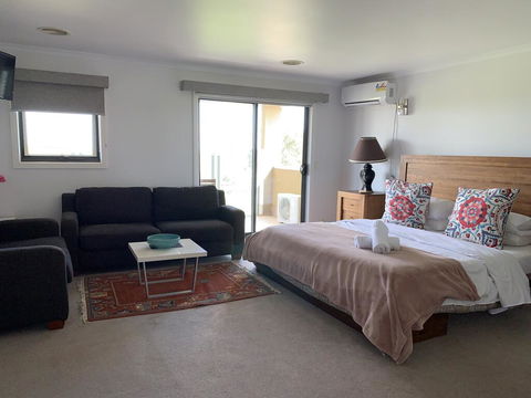 Yes Home - Australia Accommodation 0