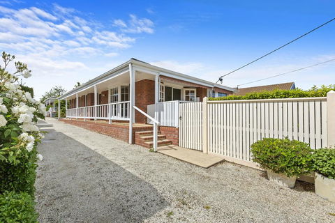 YIN-YANG - MOUNT ELIZA - Australia Accommodation 3