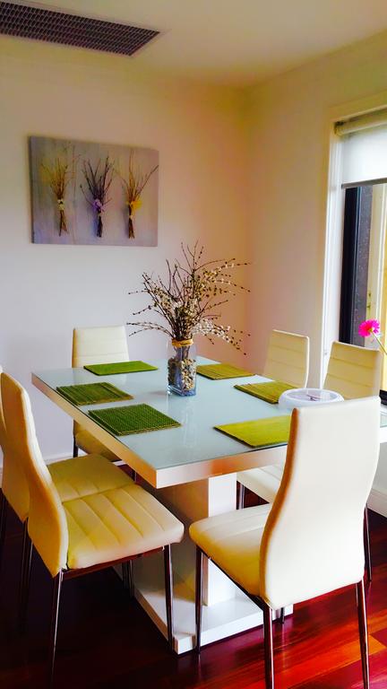 Yes Holiday Home - Australia Accommodation 3
