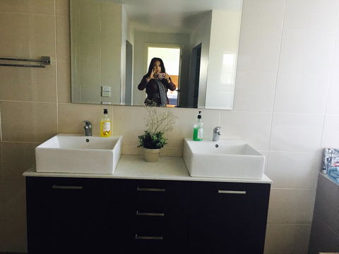 Yes Holiday Home - Australia Accommodation 0