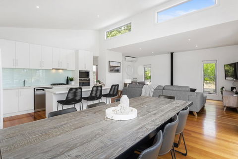 YOU, ME AND THE SEA - BLAIRGOWRIE - Australia Accommodation 0