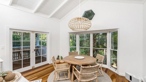 Your Luxury Escape - Bel Ombre - Palm Tree Retreat - Australia Accommodation 2