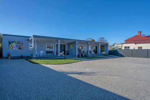 Zoo Villas : Villa Zebra - Central Wynyard - Australia Accommodation 2