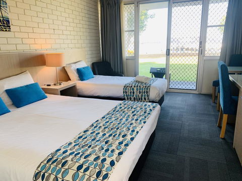 Zorba Waterfront Motel - Australia Accommodation 2