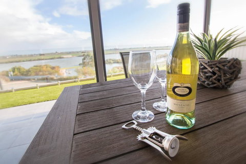 Serenity And Sweeping Murray River Views - Australia Accommodation 2