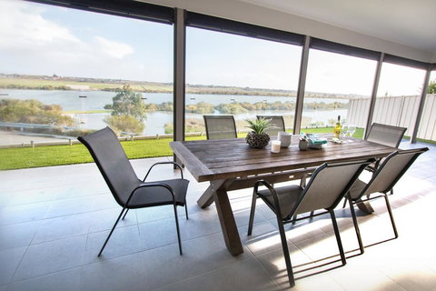 Serenity And Sweeping Murray River Views - Australia Accommodation 1