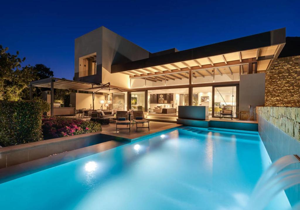 Kawana Waters QLD Australia Accommodation