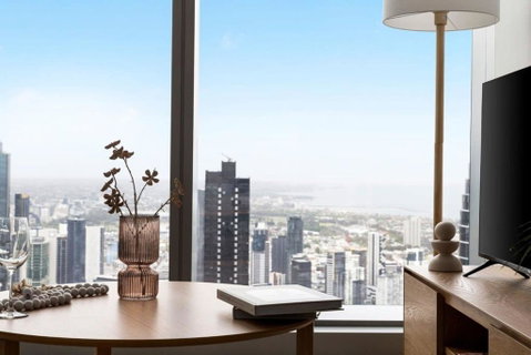 A Chic 2BR Apt With Panoramic Views FREE Parking - Australia Accommodation 0