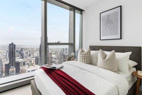 A Chic 2BR Apt With Panoramic Views FREE Parking - Australia Accommodation 2