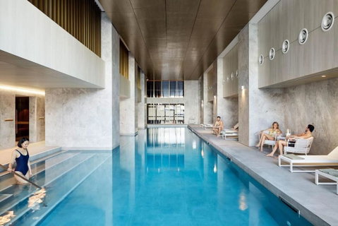 A Chic 2BR Apt With Panoramic Views FREE Parking - Australia Accommodation 3