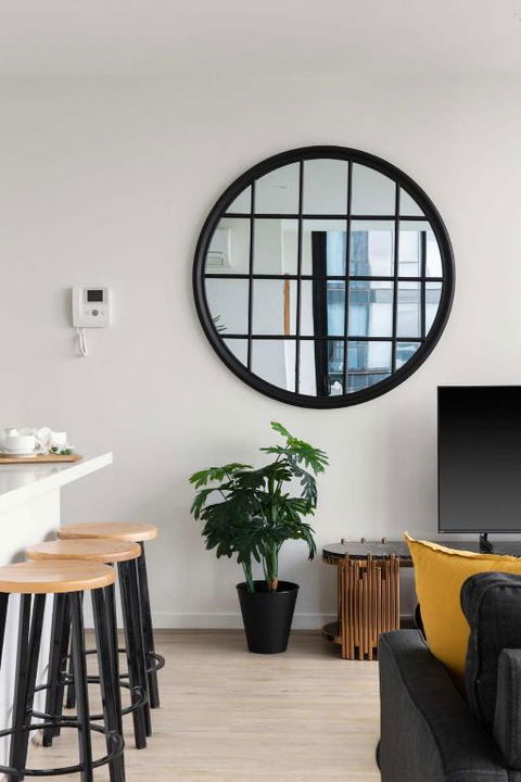 A Cozy 2BR Apt With Panoramic Views FREE Parking - Australia Accommodation 1