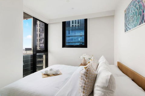 A Cozy 2BR Apt With Panoramic Views FREE Parking - Australia Accommodation 4