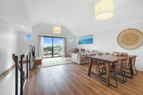 A Stones Throw Gnarabup - Australia Accommodation 0