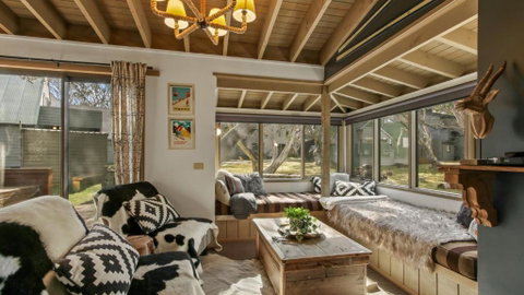 Aaragon - Australia Accommodation 0
