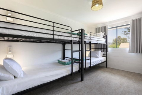 Abode Mooloolaba, Backpackers & Motel Rooms - Australia Accommodation 2