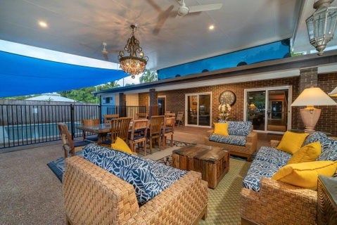 Absolute Beachfront WongaBelle- Pet Friendly - Australia Accommodation 3