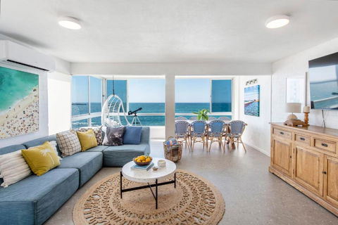 Absolute Oceanfront Yamba - Oceanstays - Australia Accommodation 2