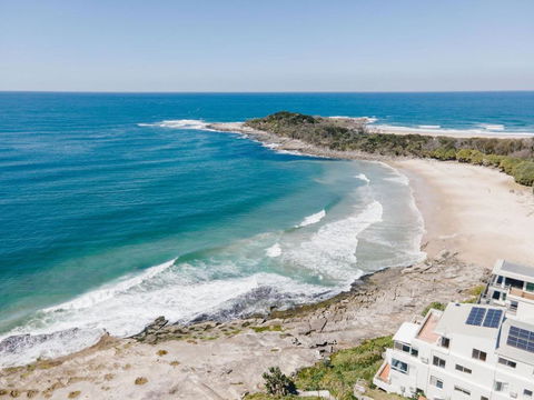 Absolute Oceanfront Yamba - Oceanstays - Australia Accommodation 1