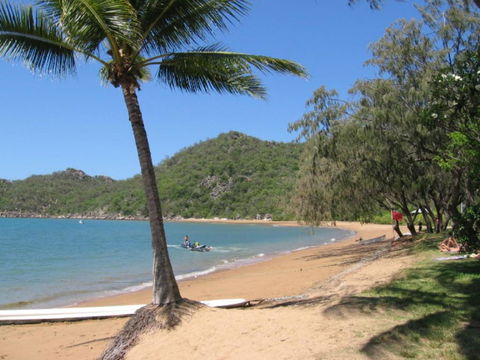 AFFORDABLE ISLAND ESCAPE! Queen Studio, Nelly Bay - Australia Accommodation 4