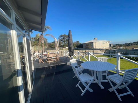 Ahoy Family Beach Escape - Australia Accommodation 0