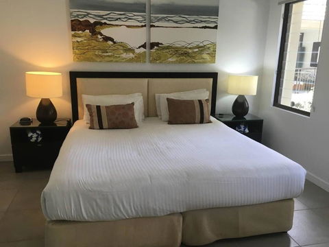 Amazing Rooftop Resort Experience With Hot Tub - Australia Accommodation 2