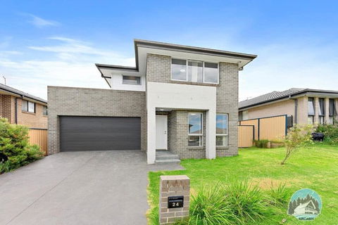 Aircabin - Edmondson Park - 4 Beds Compy House - Australia Accommodation 2